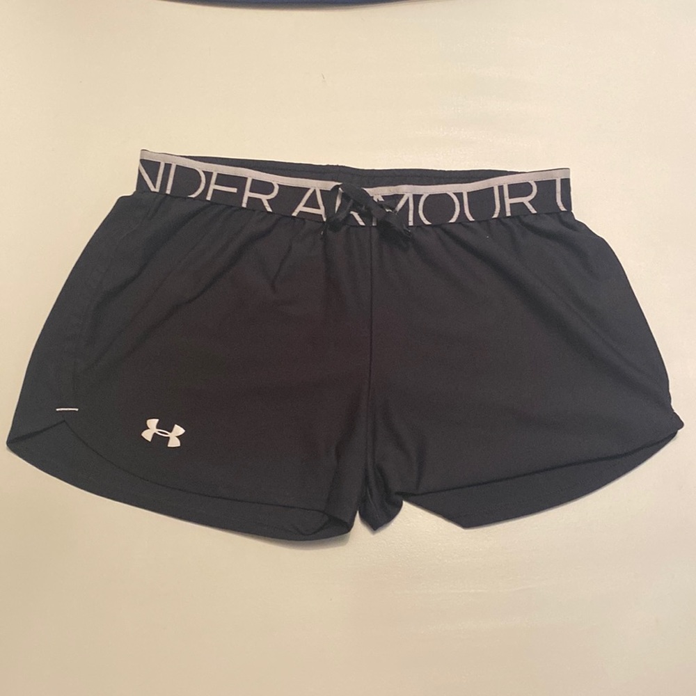 Underarmour black heat gear short